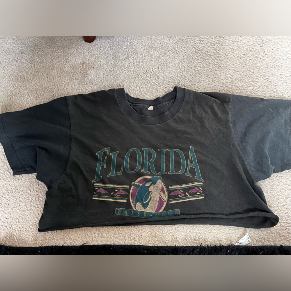 crop top tee